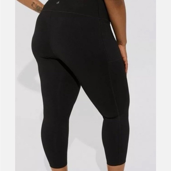 TORRID Womens Size 1 Black Comfort Waist Crop Premium Leggjngs - Picture 4 of 7